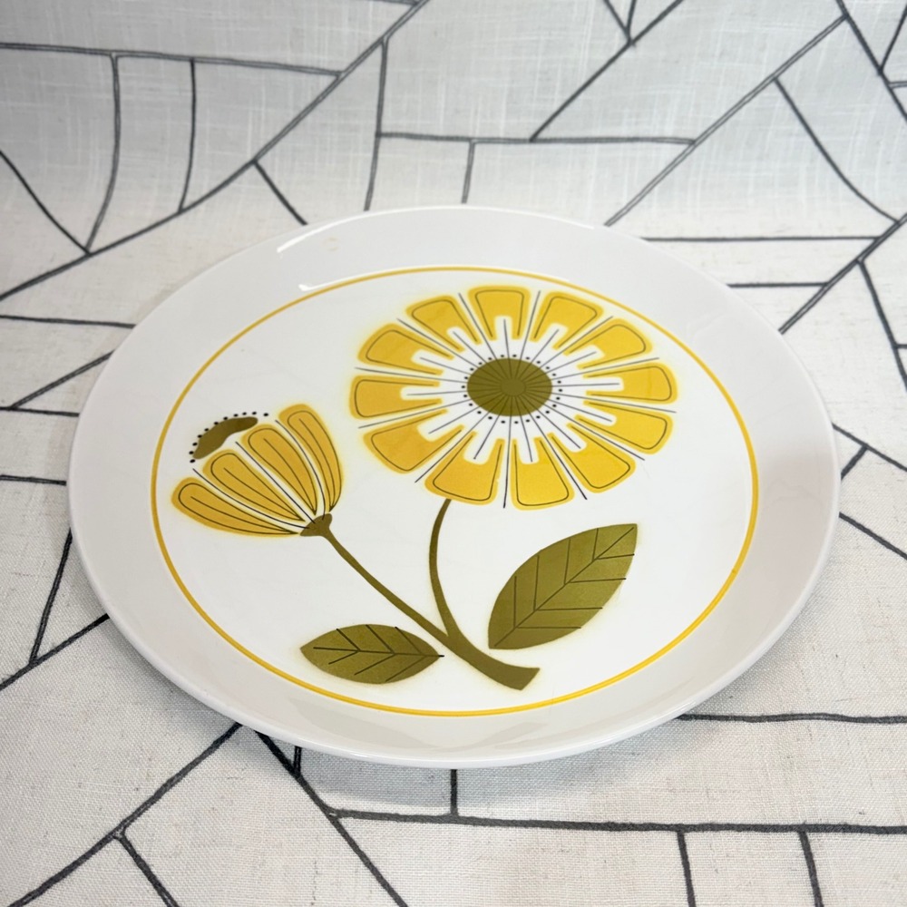 Style House Mikasa Dinner Plate 12.5" Yellow Buttercup D9351 Ironstone Japan MCM